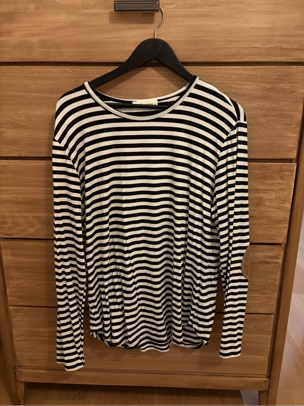 Women's Black & White Striped Long-Sleeve Tee